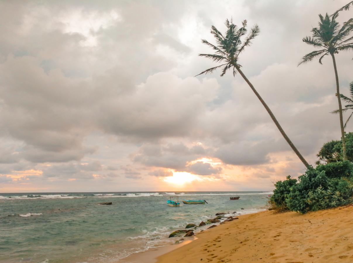 White Villa Beach Resort Mirissa Kültér fotó